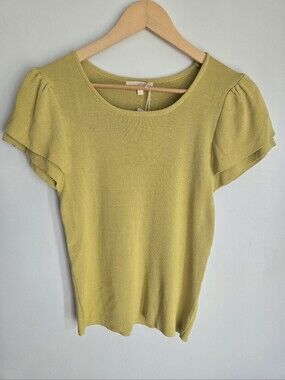 New MYSTREE Lightweight Yellow-Green Knit Scoop Neck Top